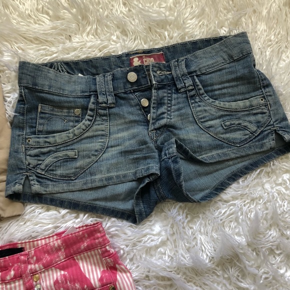 Short Collection - Picture 3 of 7